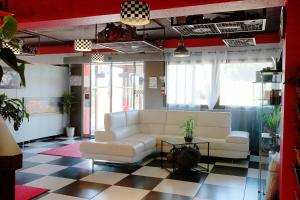 Enzo Hotels Cannes-Écluse by Kyriad Direct
