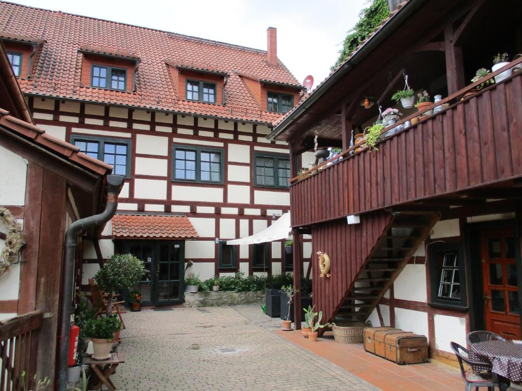 Maison d'hôtes Hotel Erfurter Kreuz Kirchheimer Hauptstraße 13, 99334 Kirchheim