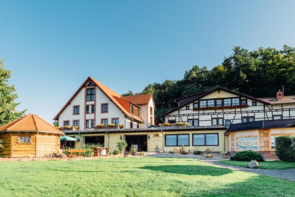 Erlebnishotel \ Zur Schiffsmühle 2, 04668 Höfgen
