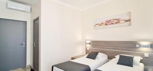 ESPERANCE HOTEL
