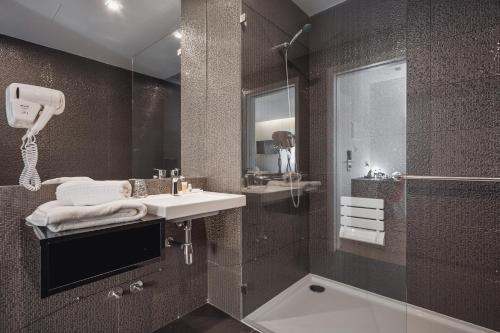 Essence Inn Marianos Hotel