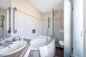 Etoile Park Hotel