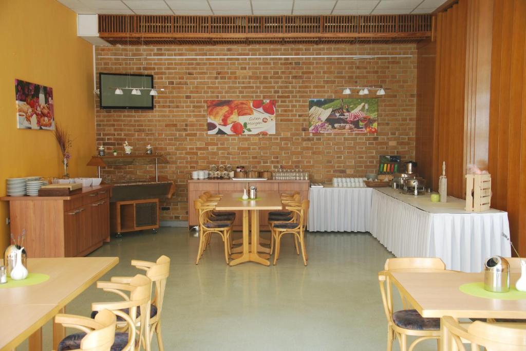 Hôtel EVITA Forum Demen Ziolkowskiring 50 19089 Demen
