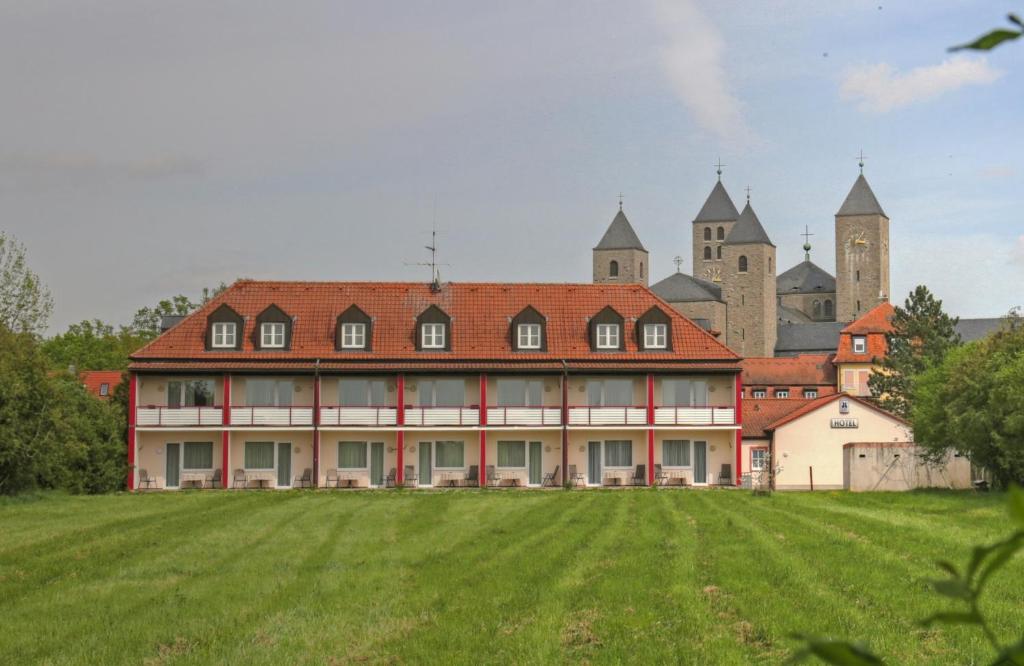 Flair-Hotel Zum Benediktiner Weideweg 7, 97359 Schwarzach am Main