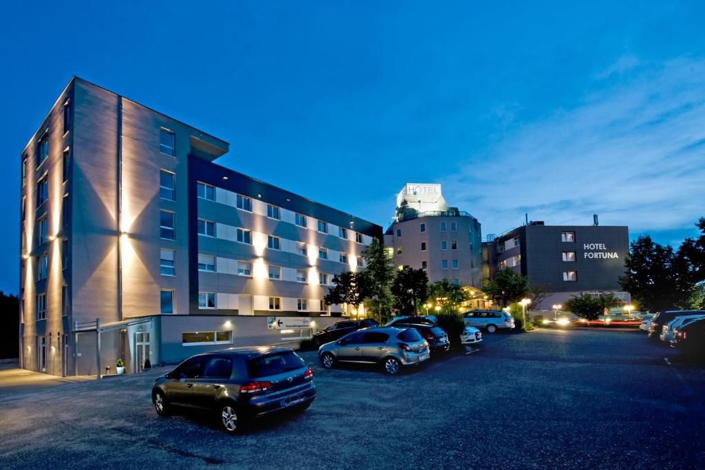 Hôtel Hotel Fortuna Reutlingen-Tübingen Carl-Zeiss-Straße 75, 72770 Reutlingen