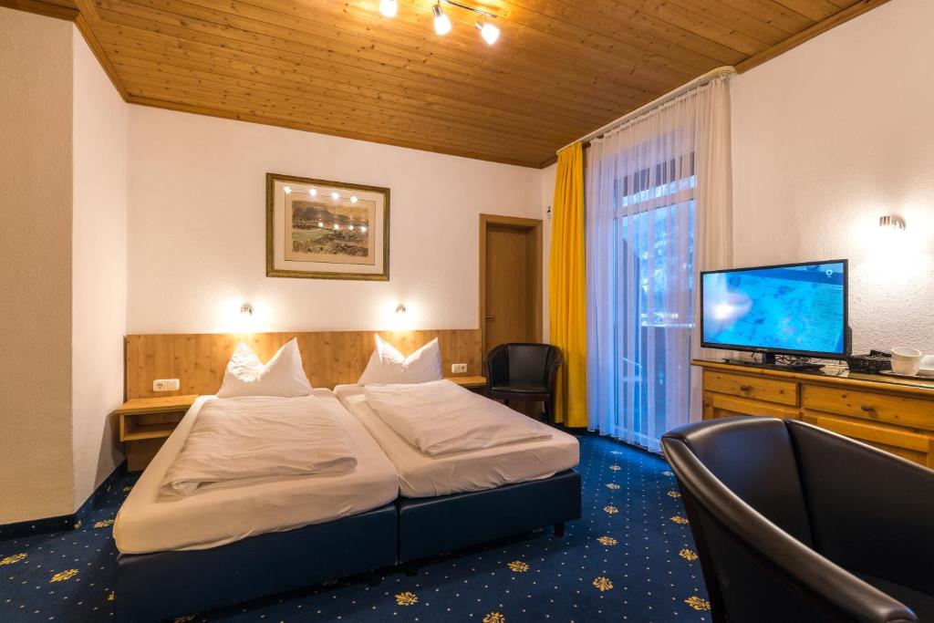 Hôtel Hotel garni Almenrausch und Edelweiss Kreuzstr. 7, 82467 Garmisch-Partenkirchen