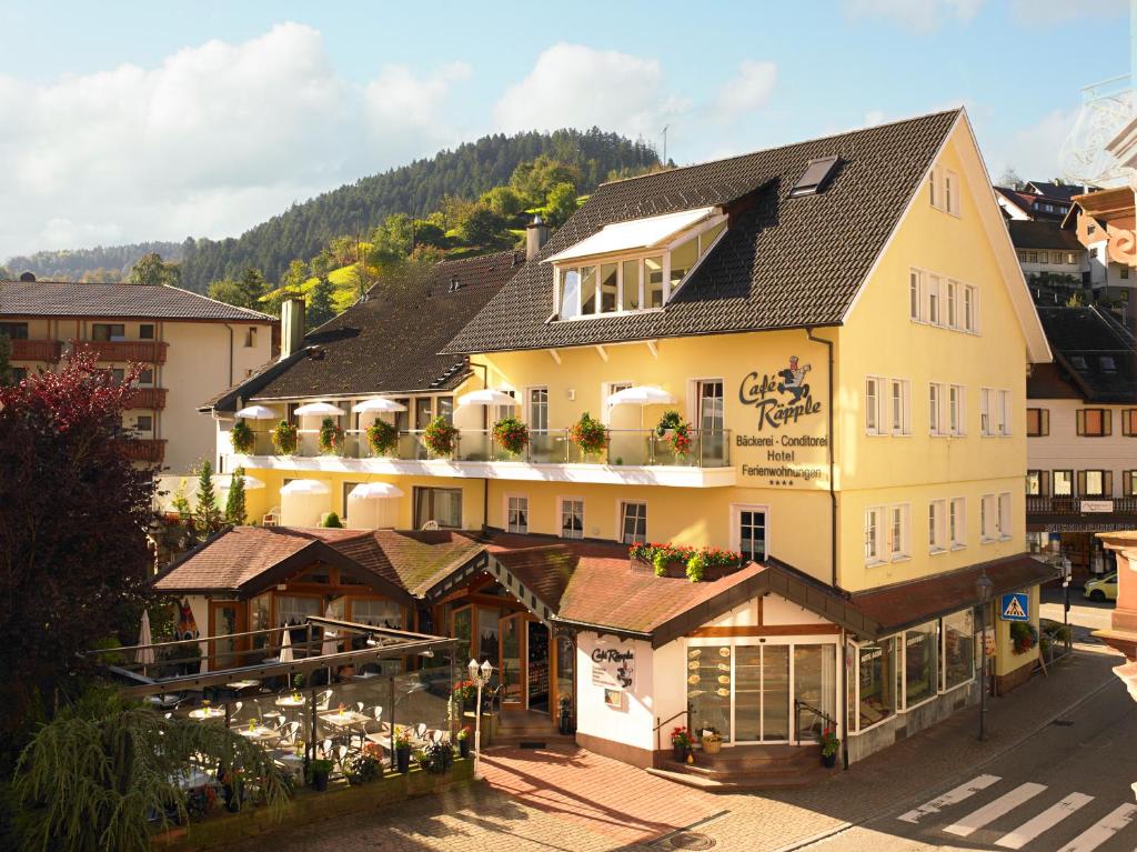 Hôtel Hotel Garni Café Räpple Renchtalstraße 1, 77740 Bad Peterstal-Griesbach