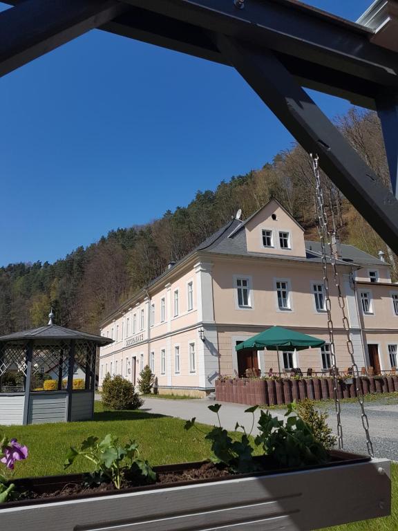 Hôtel Hotel Garni Dekorahaus Kirnitzschtalstraße 87, 01814 Bad Schandau