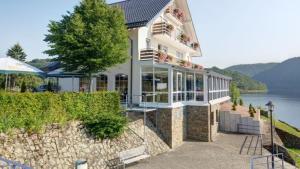 Garni Hotel Café Henn