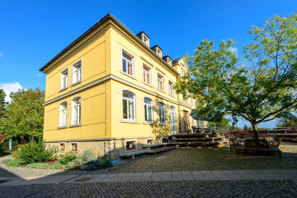 Gästehaus Dresden - Alte Schule Gohlis Cossebauder Straße 4, 01156 Dresde