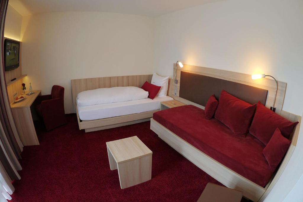 Gästehaus Rössle Waiblinger Straße 4, 71384 Weinstadt