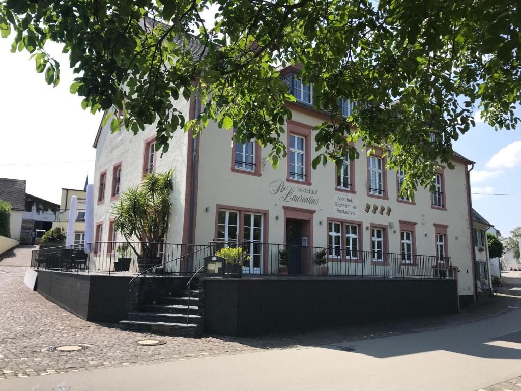 Gästehaus Sektstuuf St. Laurentius 15 Euchariusstrasse, 54340 Leiwen