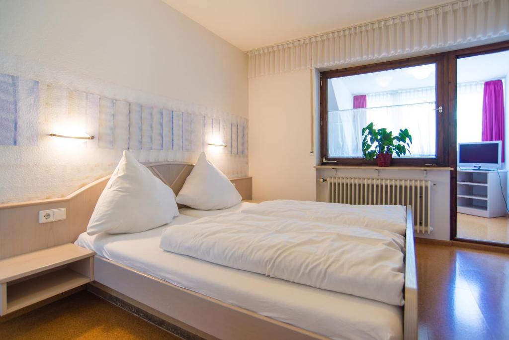 Gasthaus Pension Löwen Dürleberg 9, 79112 Fribourg-en-Brisgau