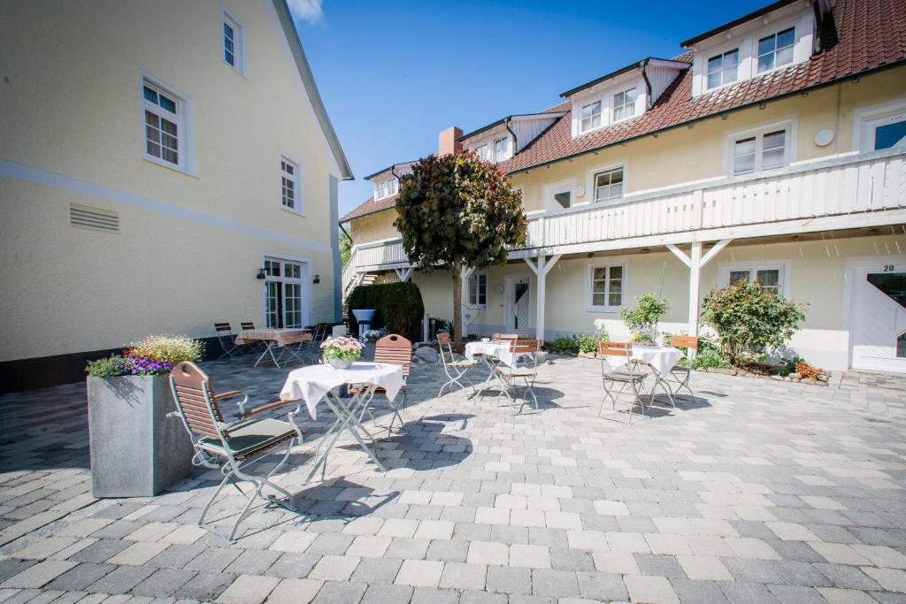 Hôtel Gasthaus & Pension Mohren Martin-Schneller-Straße 2 88630 Pfullendorf