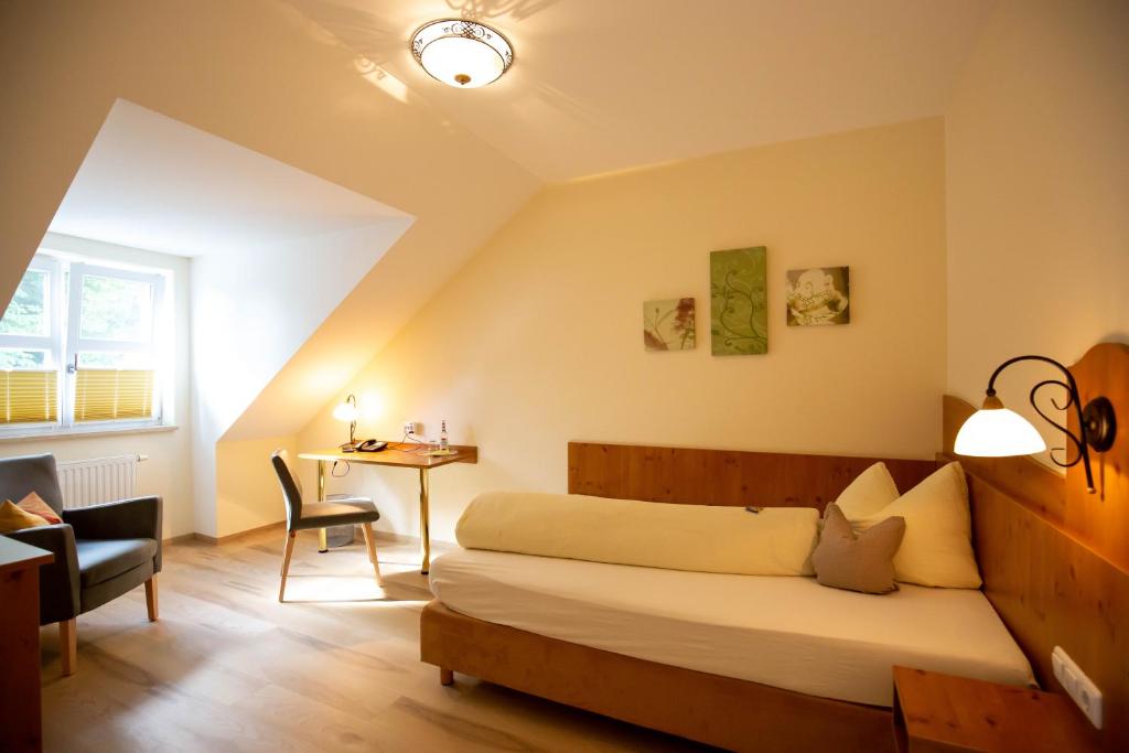 Hôtel Gasthaus und Hotel Göttler Josef Dorfstraße 31 85247 Rumeltshausen