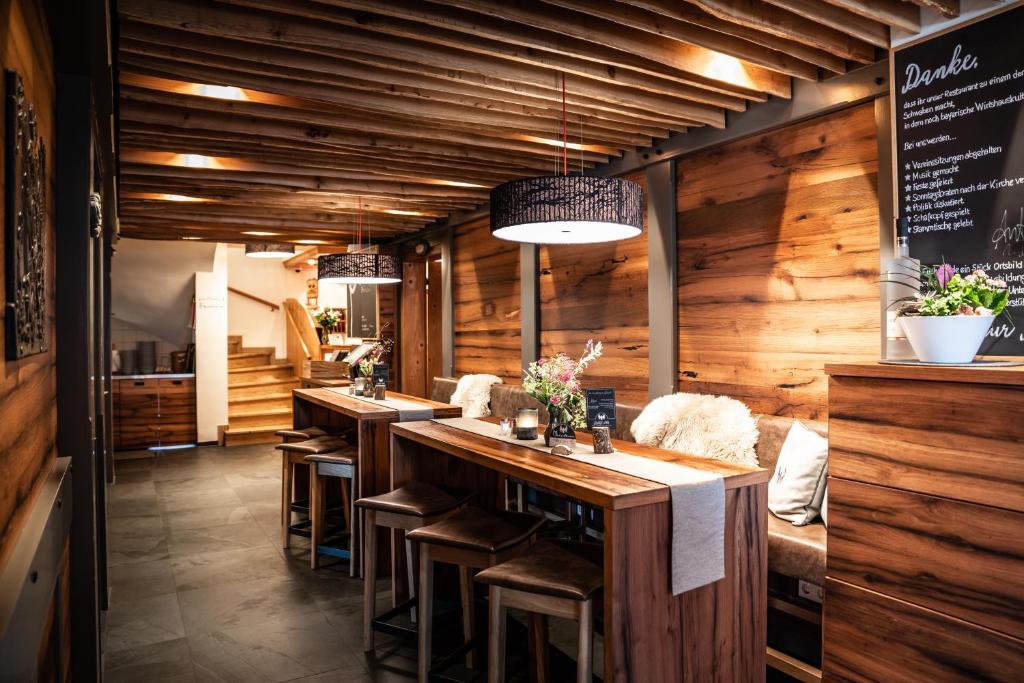 Gasthof Adler Oettingen-Wallerstein-Str. 19, 86473 Ziemetshausen