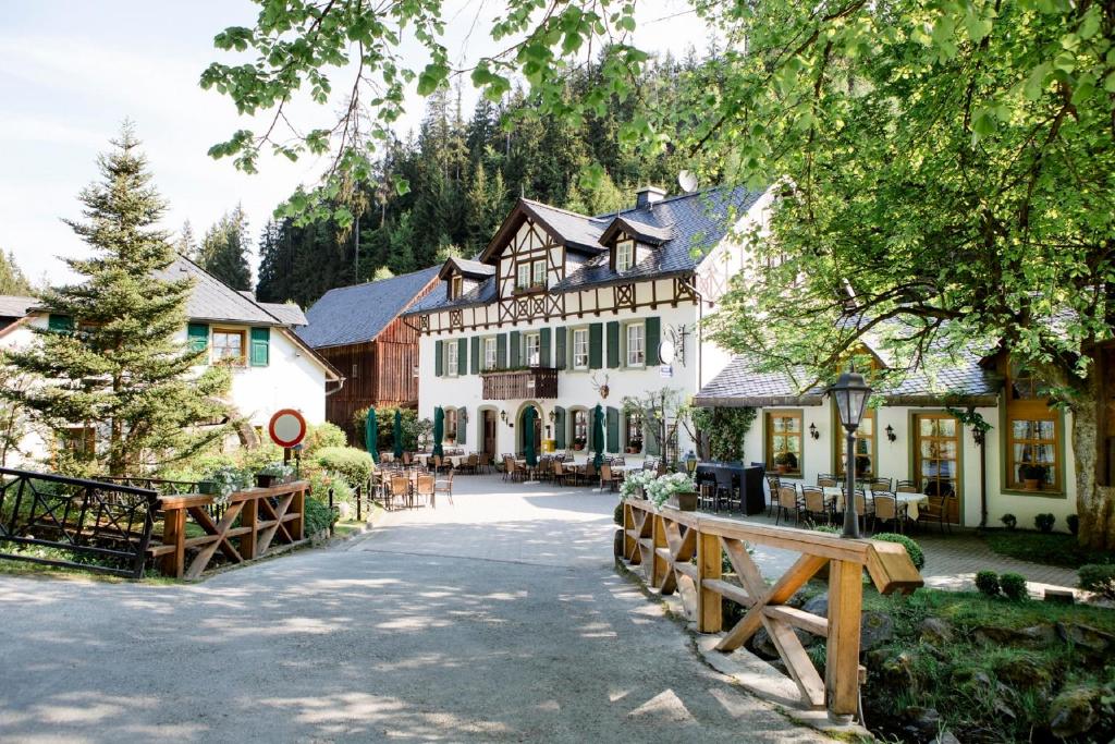 Gasthof Bischofsmühle Bischofsmühle 1, 95233 Helmbrechts