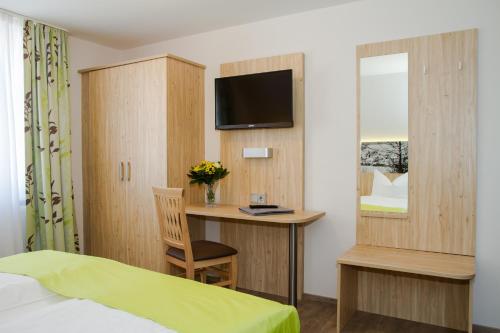 Hôtel Hotel-Gasthof Blaue Traube e.K. Pettenkoferplatz 3 Berching