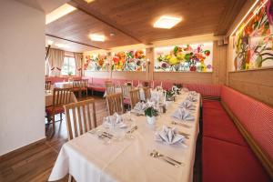 Hôtel Gasthof - Hotel Zur Post Dorfstrasse 20 83364 Neukirchen am Teisenberg Bavière