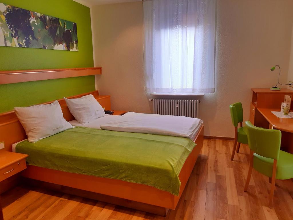 Hôtel Hotel-Gasthof Zum Freigericht Wasserloser Str.29, 63755 Alzenau