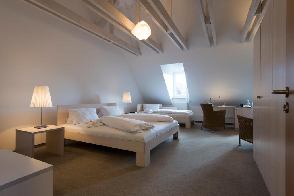 Hôtel Hotel Gasthof Zum Storch Marktplatz 20, 96132 Schlüsselfeld
