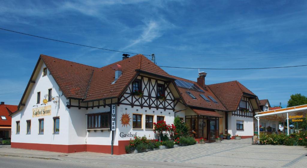 Gasthof zur Sonne Augsburger Straße 5, 89365 Röfingen