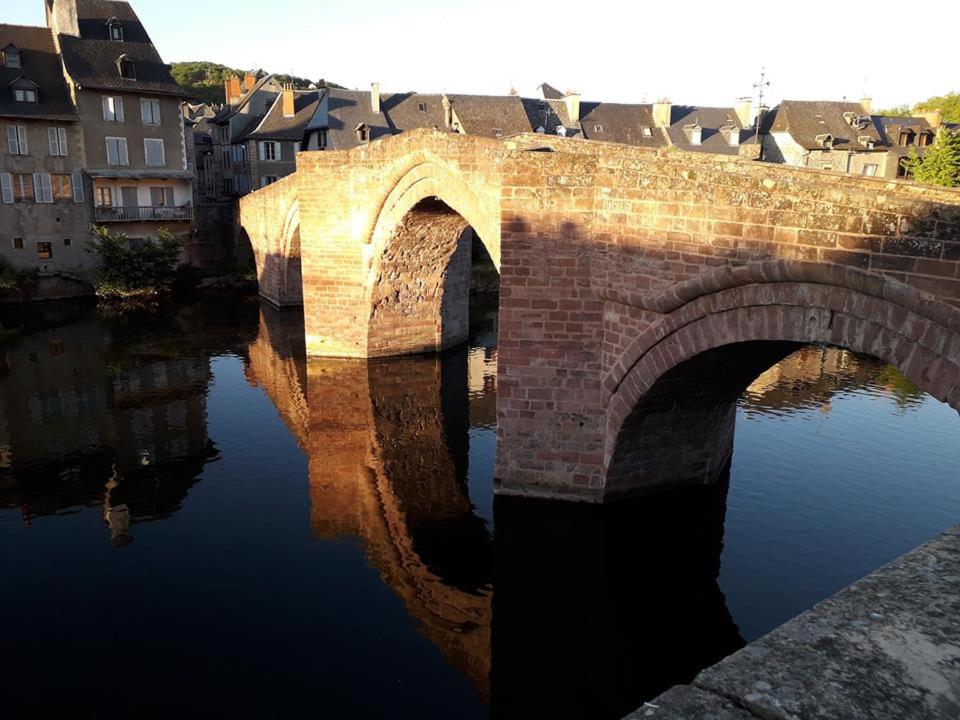Hôtel Gîte la halte st jacques 8 Rue du Docteur Tremolières 12500 Espalion