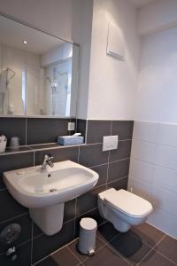 Go2Bed Hotel & Restaurant Weil am Rhein / Basel