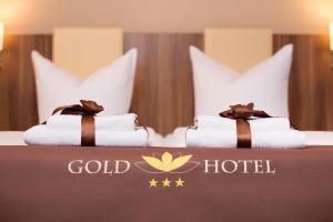 Gold Hotel