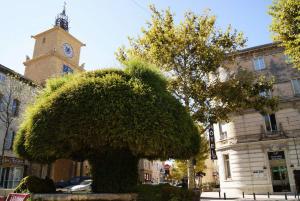 Hôtel Grand Hôtel De La Poste 1, Rue Des Frères Kennedy 13300 Salon-de-Provence Provence-Alpes-Côte d\'Azur