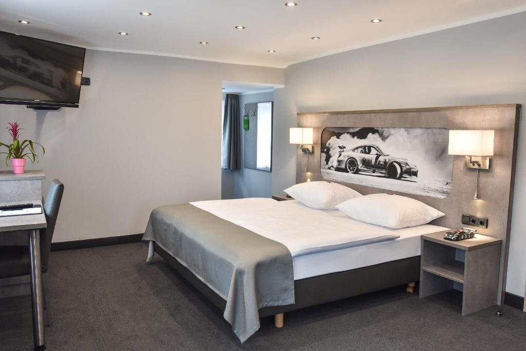 GT3 Hotel Aachener Str. 20, 53518 Honerath
