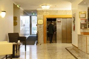 Hôtel H4 Hotel Frankfurt Messe Oeserstr. 180 65933 Francfort-sur-le-Main Hesse