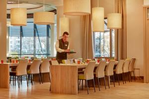 Hôtel H4 Hotel Hannover Messe Wuerzburger Str. 21 30880 Hanovre Basse-Saxe