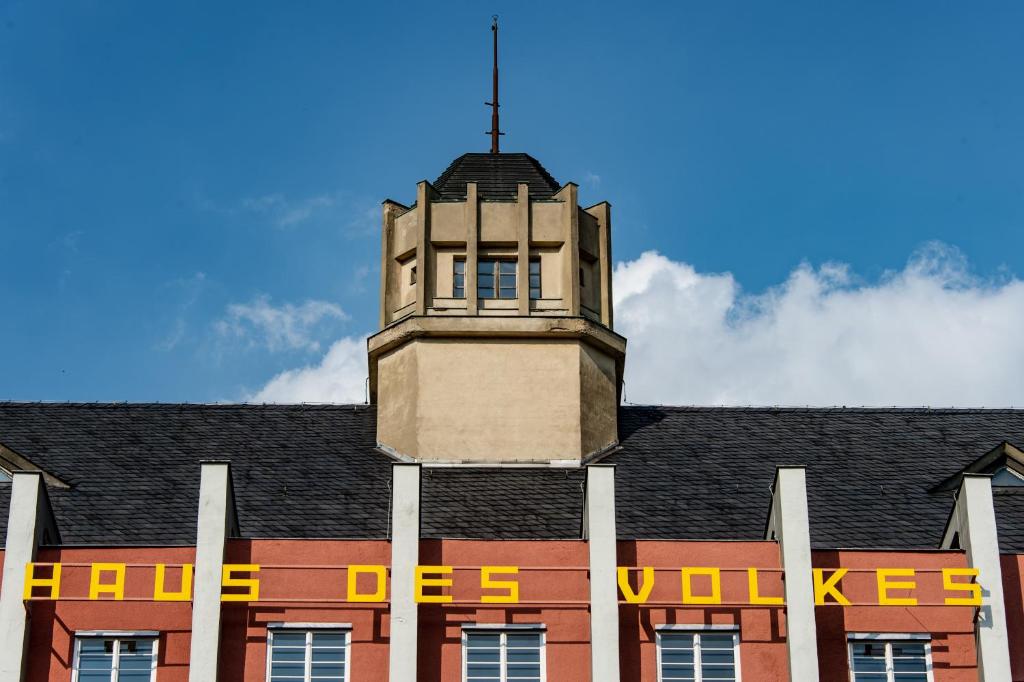 Haus des Volkes - Das Bauhaushotel Bahnhofstraße 25, 07330 Probstzella