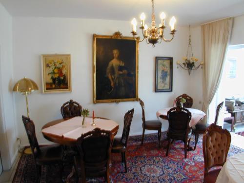 Haus Mooren, Hotel Garni Witzelstraße 79, 40225 Düsseldorf