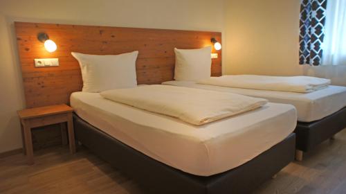 Hotel Heimfeld Restaurant Cafe Garching an der Alz allemagne