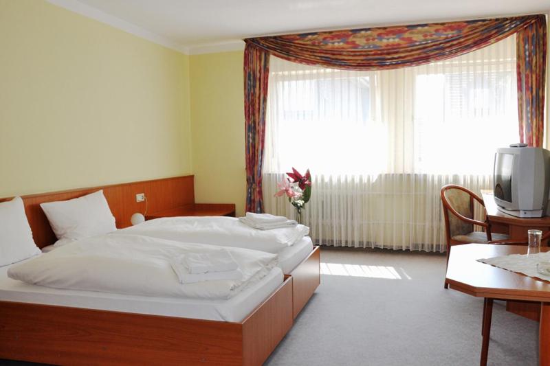 Hôtel Hotel Hessischer Hof Borngasse 10-12, 35274 Kirchhain