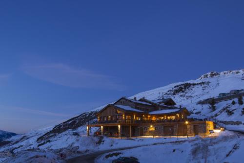 Hillary Hotel