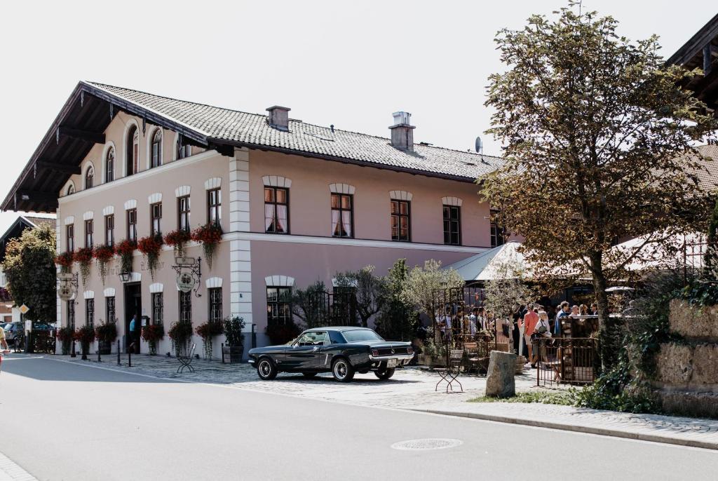 Hôtel Hirzinger - Gasthaus und Hotel Endorfer Straße 13 83083 Riedering