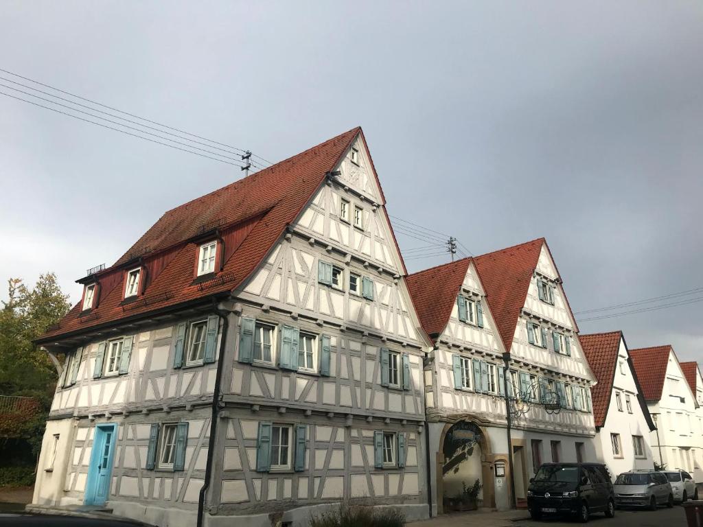 Historik Hotel Ochsen Hauptstraße 40-42, 71732 Tamm