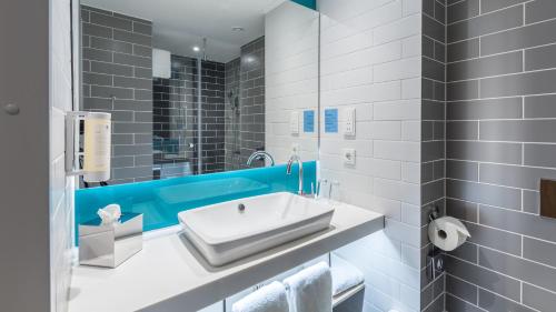 Holiday Inn Express Düsseldorf - Hauptbahnhof, an IHG Hotel