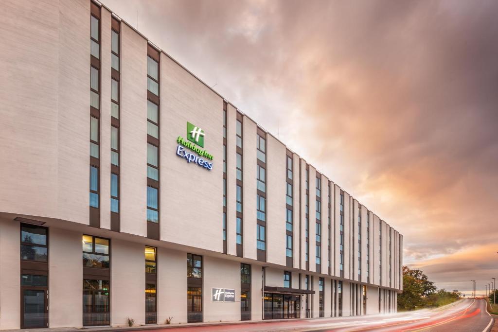 Holiday Inn Express - Erlangen, an IHG Hotel Gueterbahnhofstrasse 9, 91052 Erlangen