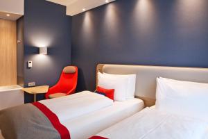 Holiday Inn Express Frankfurt Airport - Raunheim, an IHG Hotel