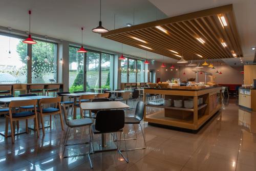 Holiday Inn Express Lisbon Airport, an IHG Hotel