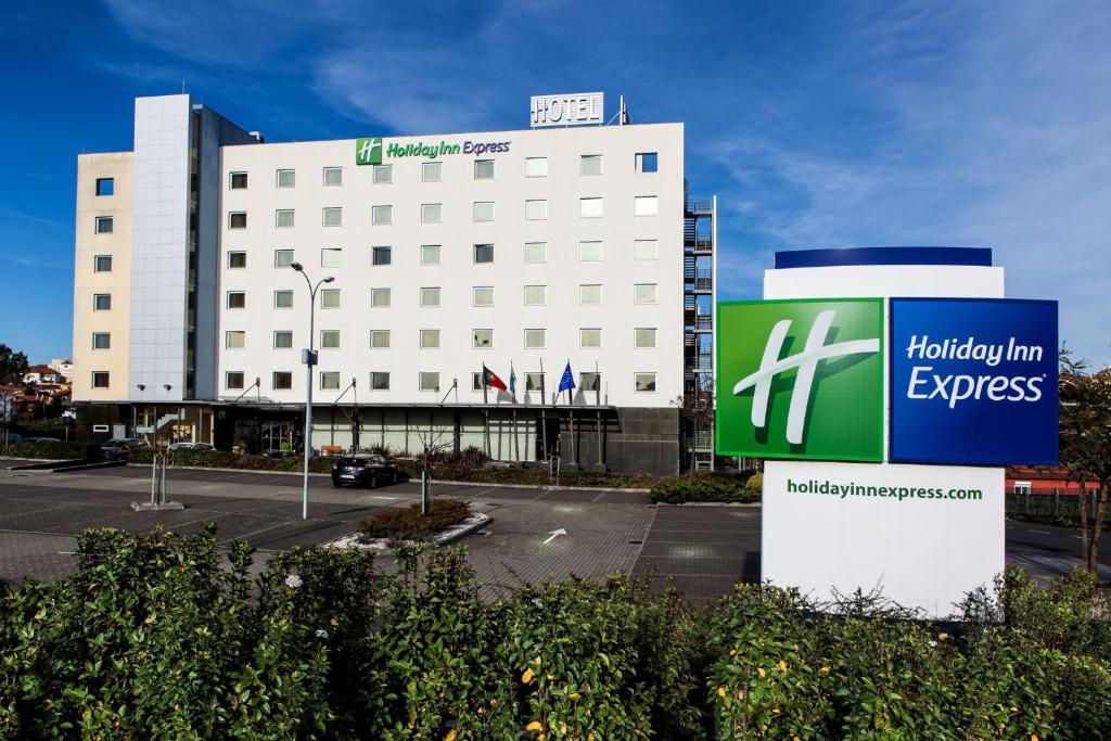 Holiday Inn Express Lisbon-Oeiras, an IHG Hotel Avenida D. Félix Niza Ribeiro, S/N, 2740-314  Oeiras