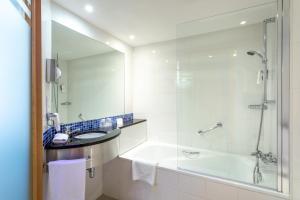 Holiday Inn Express Lisbon-Oeiras, an IHG Hotel