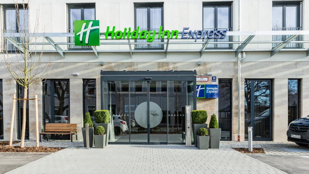 Holiday Inn Express Munich - City East, an IHG Hotel Neumarkter Strasse 85B, 81673 Munich