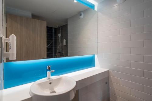 Holiday Inn Express - Paris - CDG Airport, an IHG Hotel