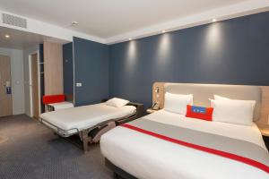 Holiday Inn Express Paris - Velizy, an IHG Hotel