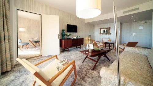 Holiday Inn Nice - Port St Laurent, an IHG Hotel
